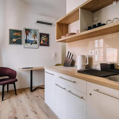 Art Deco By Duhomes Apartment