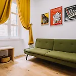 Art Deco By Duhomes Apartment